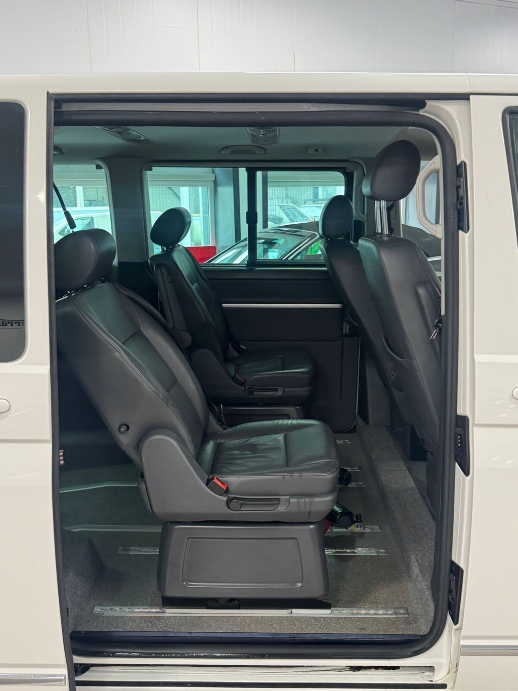 Used Volkswagen Caravelle 2011 for sale - 75896218: Photo 23