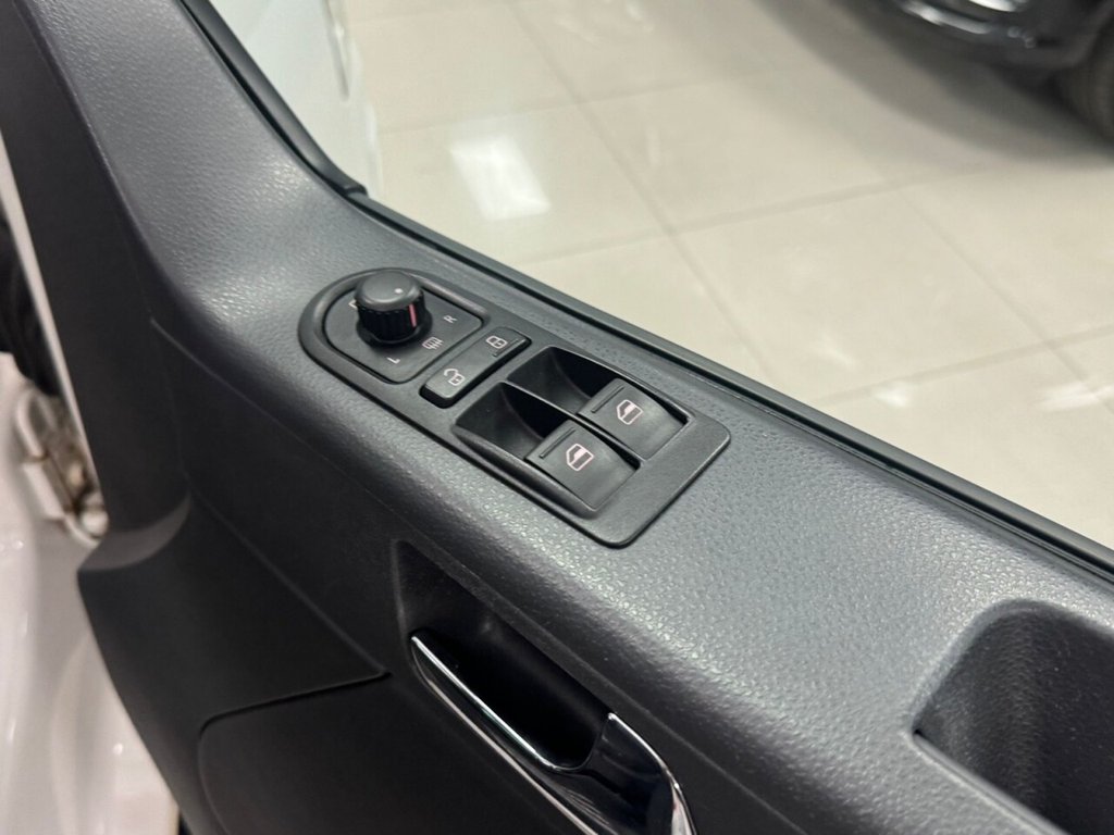 Used Volkswagen Caravelle 2011 for sale - 75896218: Photo 29