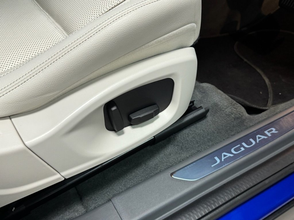 Used Jaguar E-Pace 2020 for sale - 76751437: Photo 27