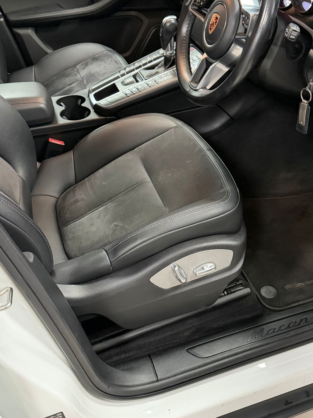 Used Porsche Macan 2018 for sale - 76570474: Photo 23