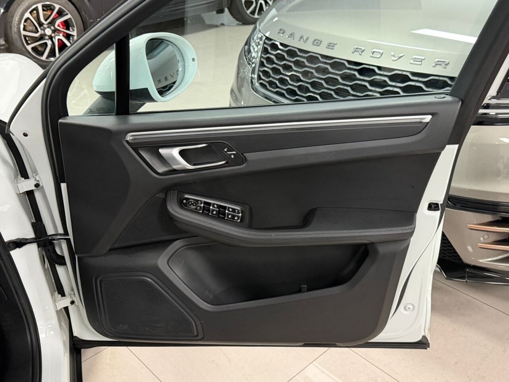 Used Porsche Macan 2018 for sale - 76570474: Photo 26