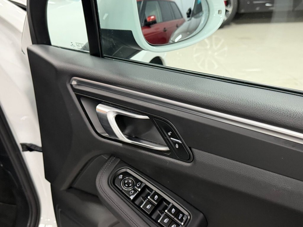 Used Porsche Macan 2018 for sale - 76570474: Photo 30