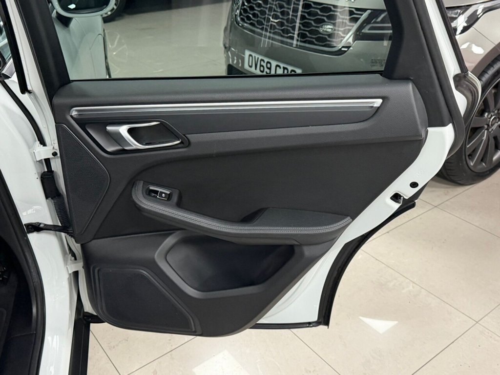 Used Porsche Macan 2018 for sale - 76570474: Photo 46