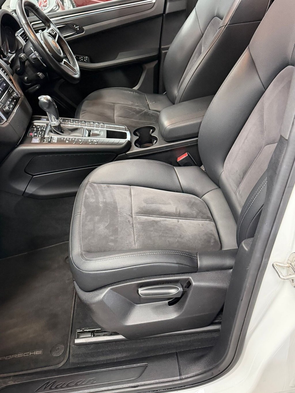 Used Porsche Macan 2018 for sale - 76570474: Photo 48