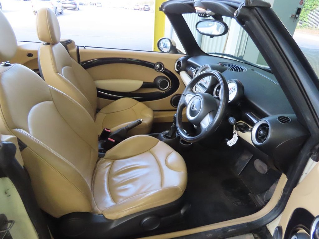 Used MINI Convertible 2010 for sale - 78069378: Photo 7