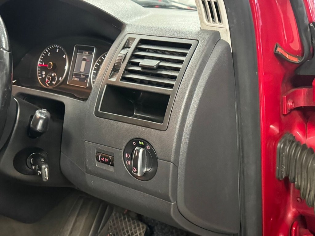 Used Volkswagen Caravelle 2010 for sale - 77608654: Photo 24