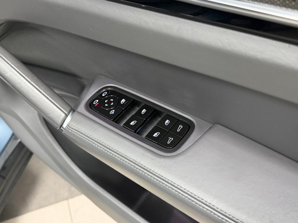 Used Porsche Cayenne 2018 for sale - 77463413: Photo 32