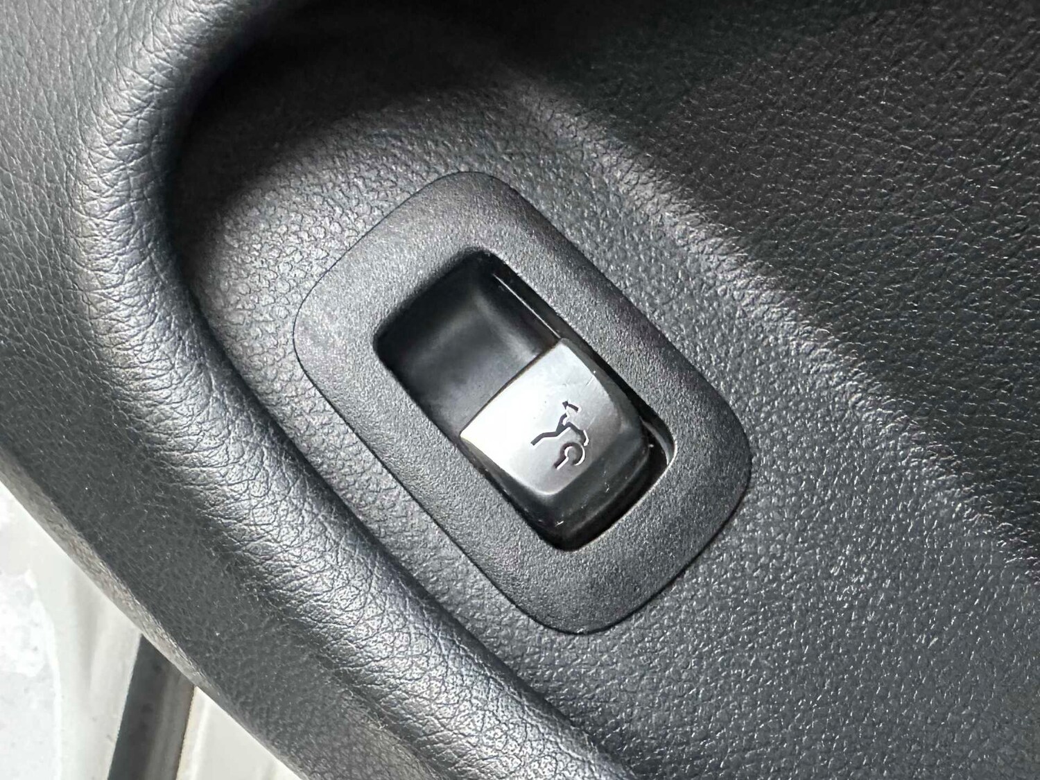 Used Mercedes-Benz C Class 2019 for sale - 77485477: Photo 25