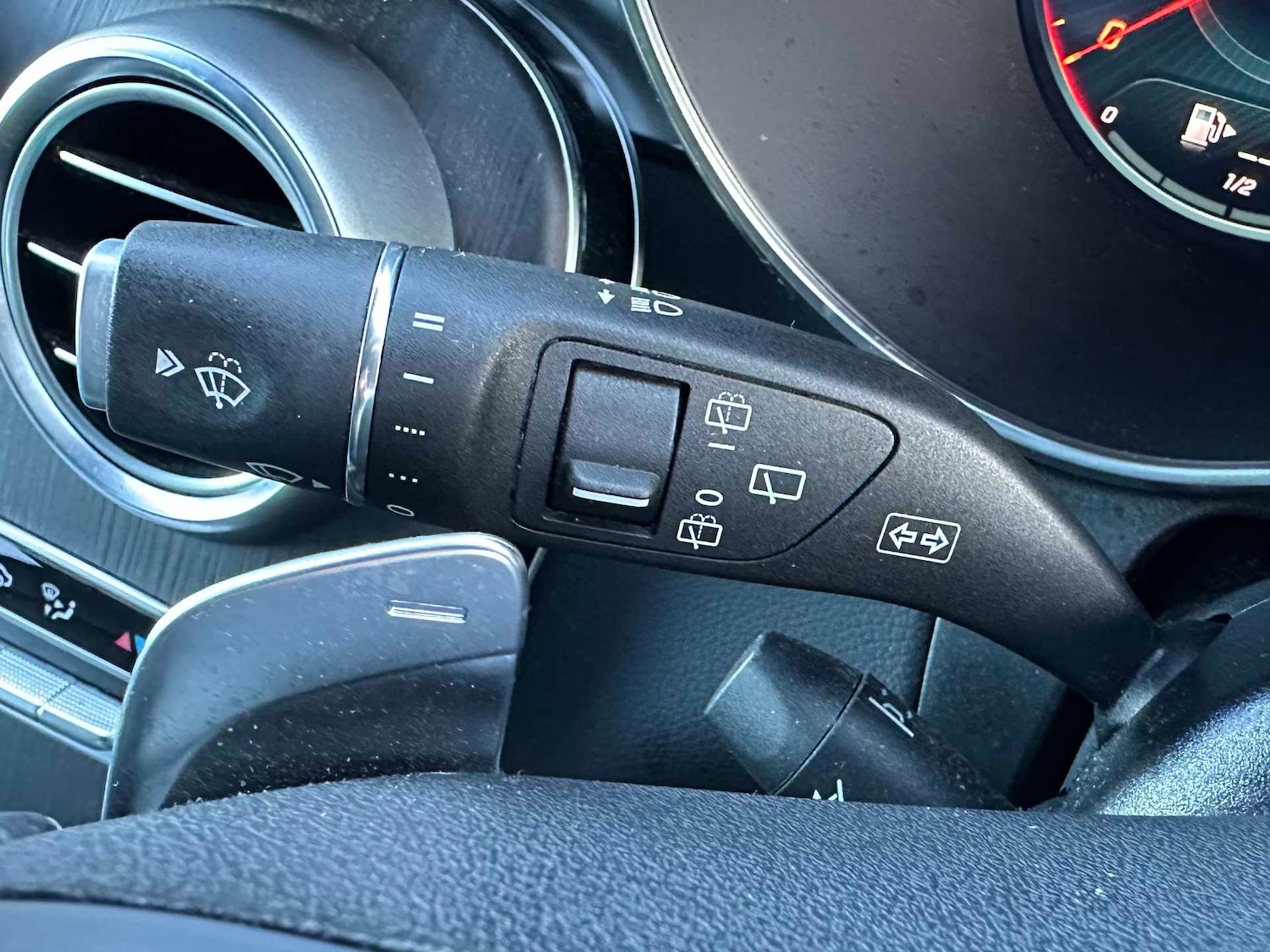 Used Mercedes-Benz GLC 2021 for sale - 76789418: Photo 31