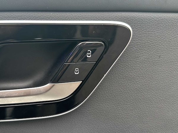 Used Mercedes-Benz GLC 2023 for sale - 76249105: Photo 23