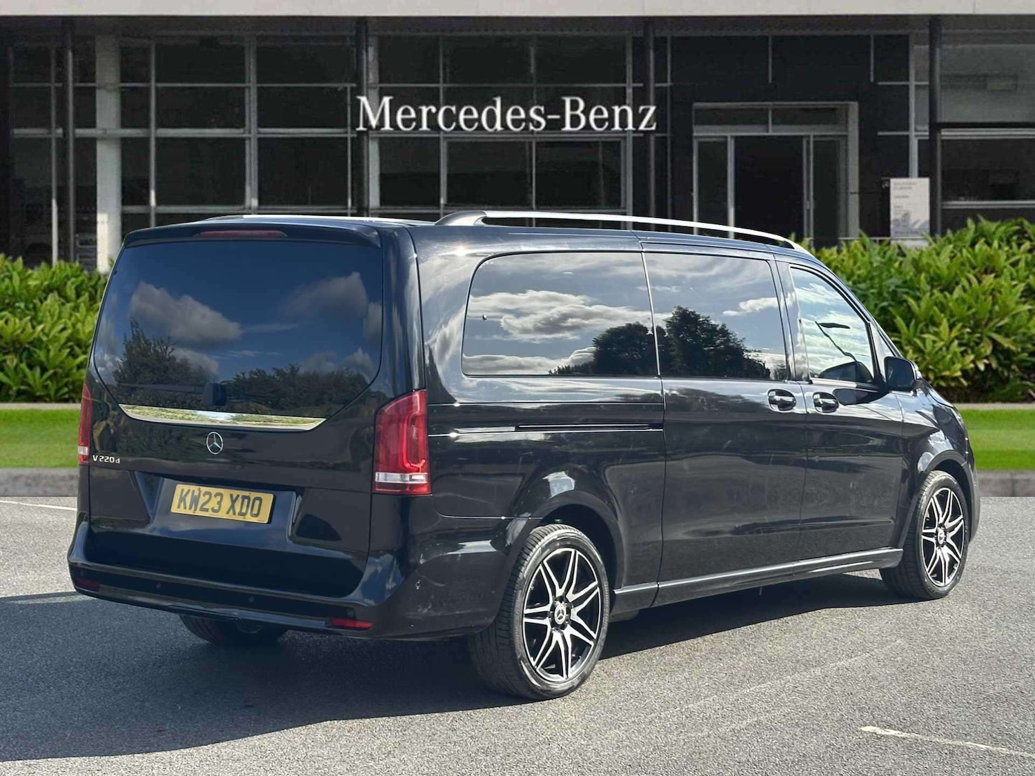 Used Mercedes-Benz V-Class 2023 for sale - 78089522: Photo 8