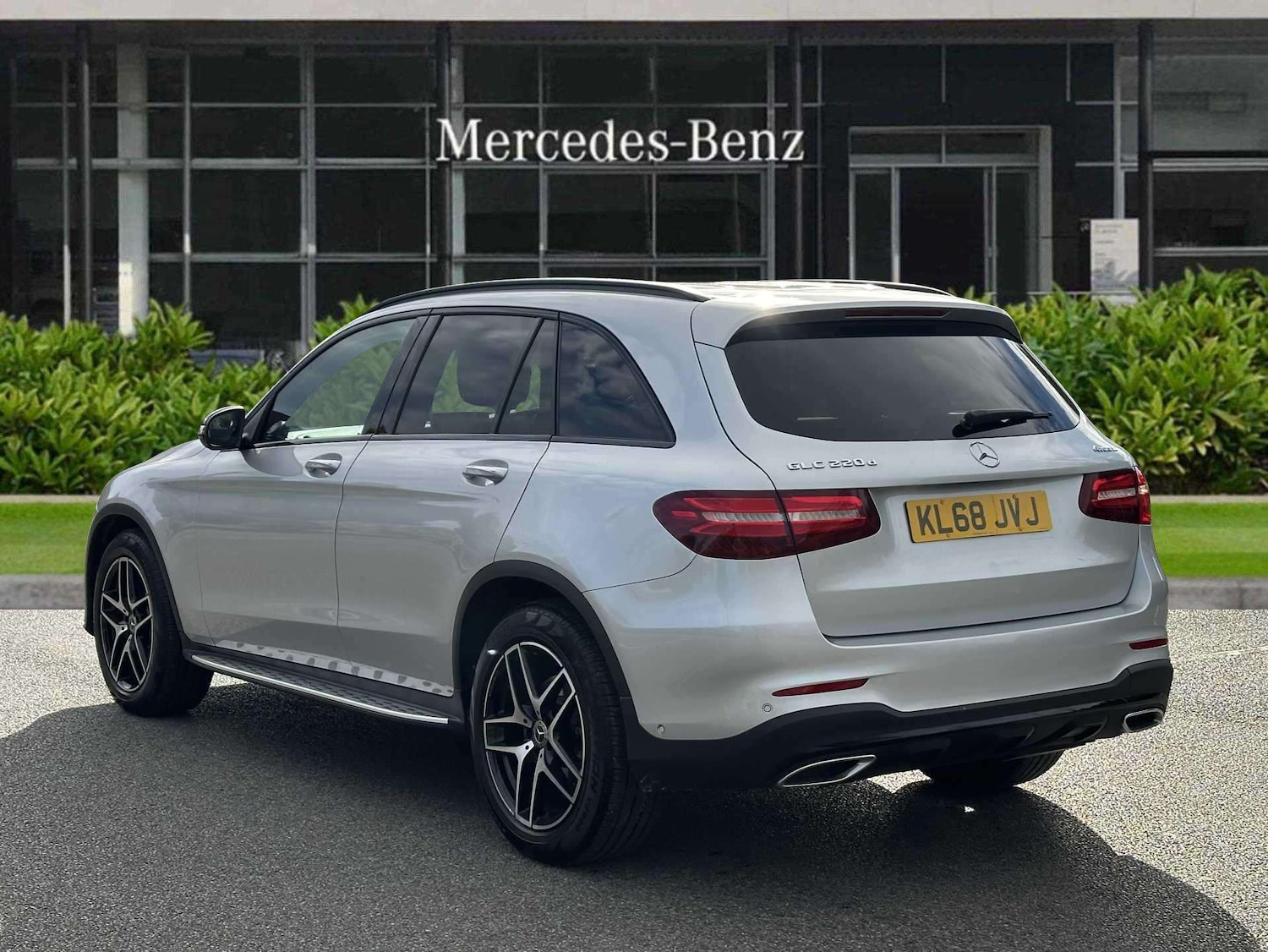 Used Mercedes-Benz GLC 2019 for sale - 75818736: Photo 2