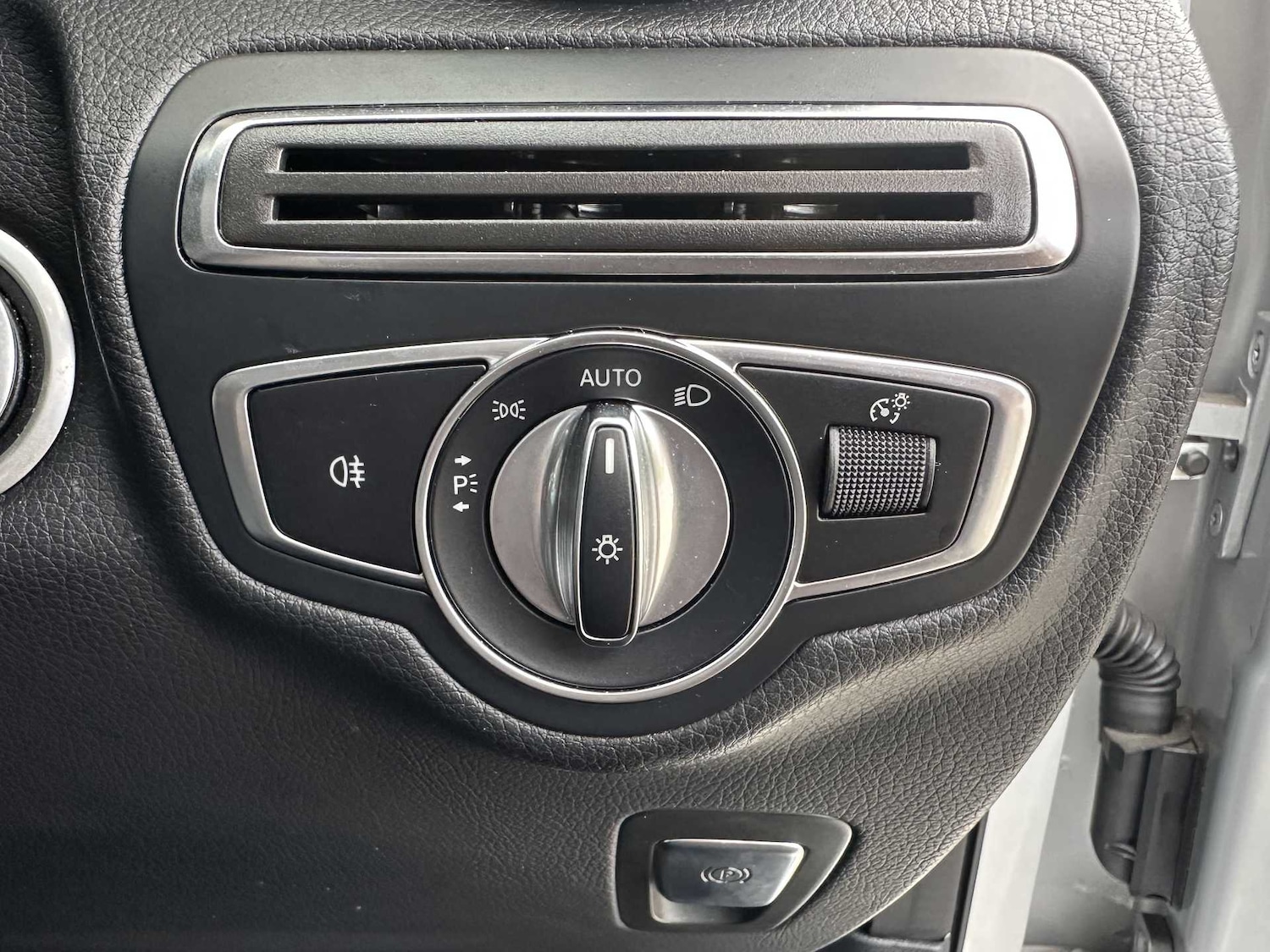 Used Mercedes-Benz GLC 2019 for sale - 75818736: Photo 26