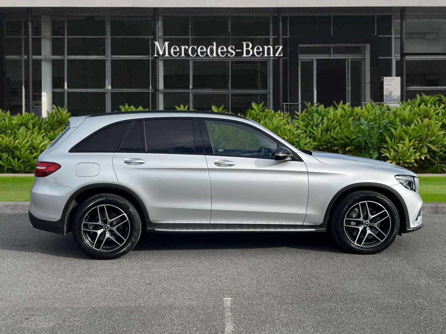 Used Mercedes-Benz GLC 2019 for sale - 75818736: Photo 4