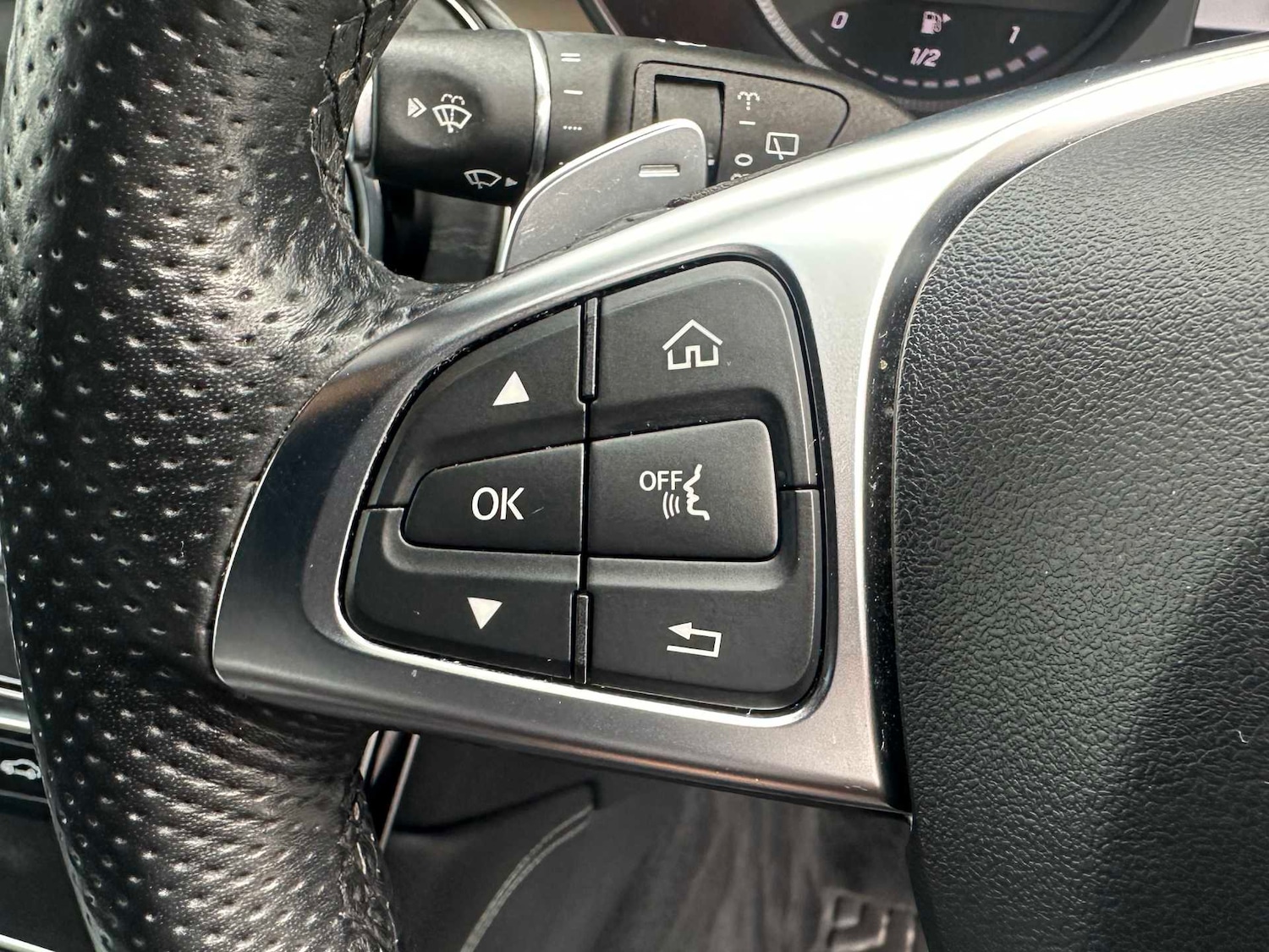 Used Mercedes-Benz GLC 2018 for sale - 76373769: Photo 30