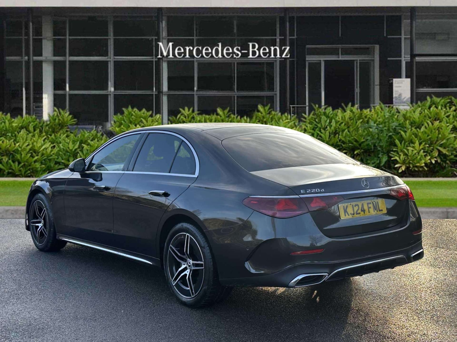 Used Mercedes-Benz E Class 2024 for sale - 77239932: Photo 2