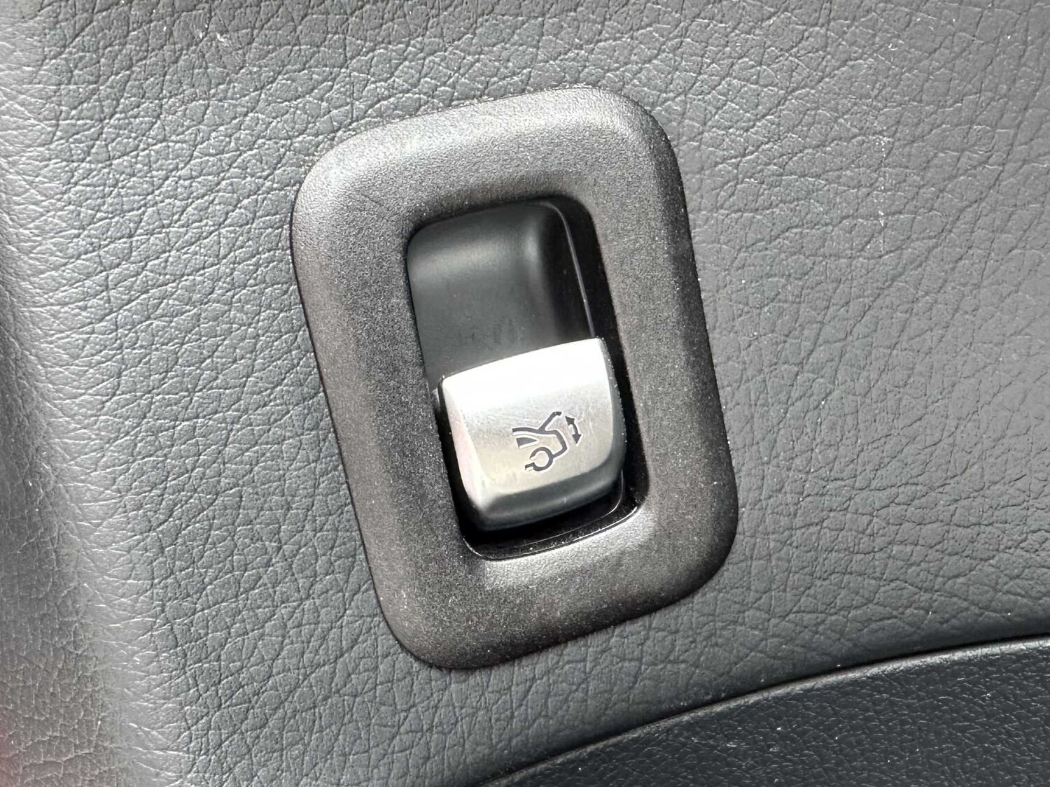 Used Mercedes-Benz EQC 2021 for sale - 75903201: Photo 24