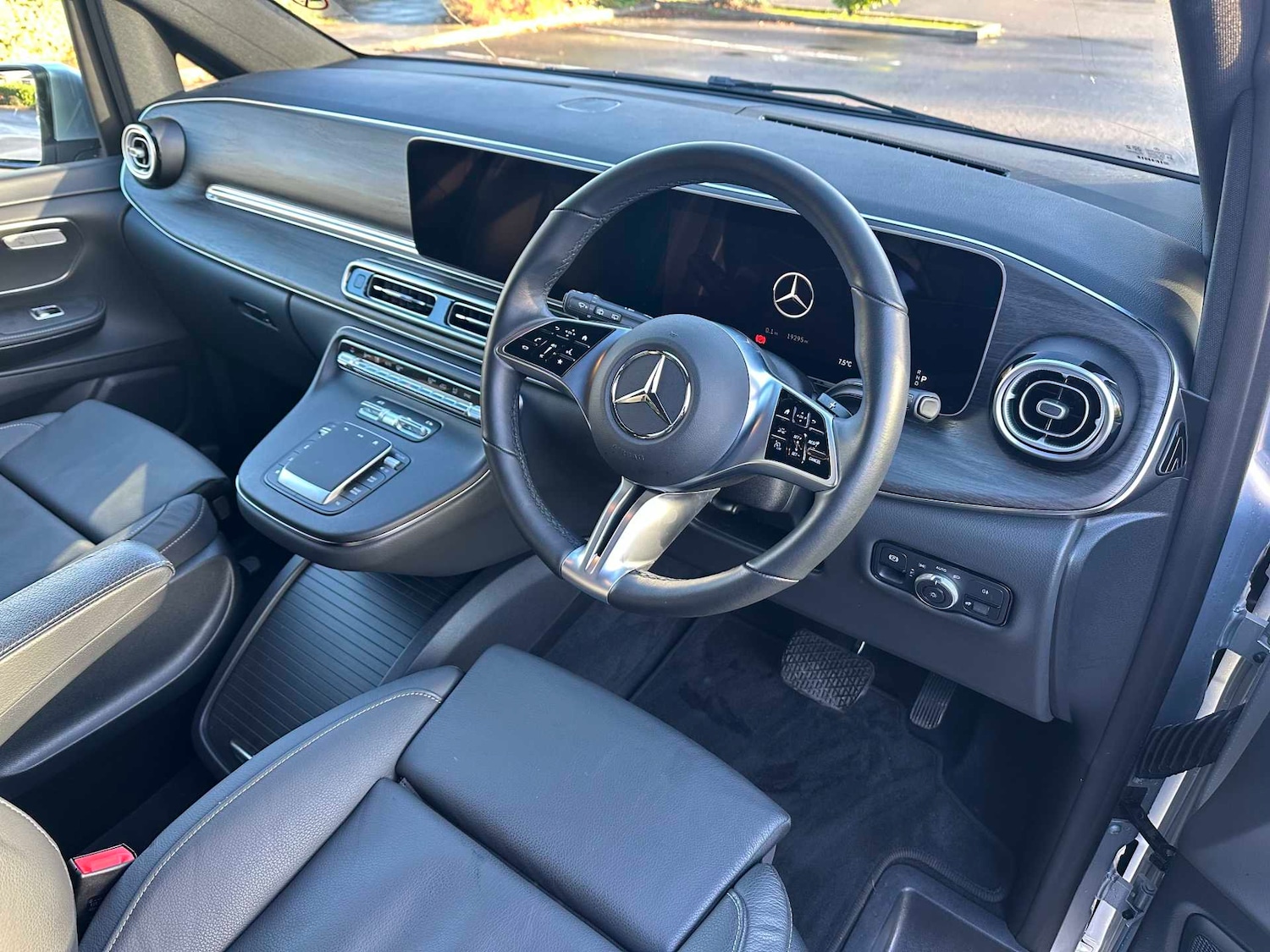 Used Mercedes-Benz V-Class 2025 for sale - 76610656: Photo 14