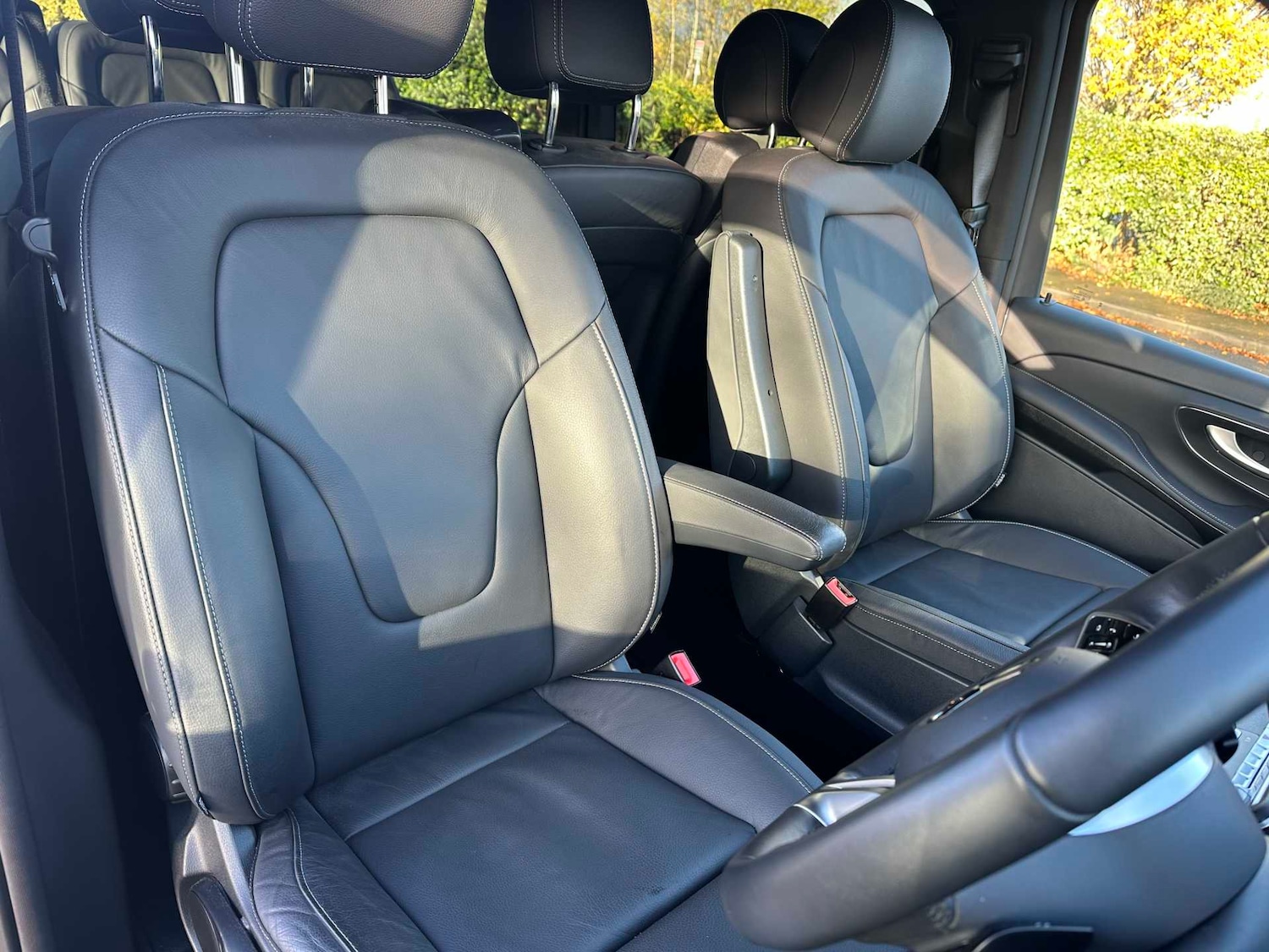 Used Mercedes-Benz V-Class 2025 for sale - 76610656: Photo 15