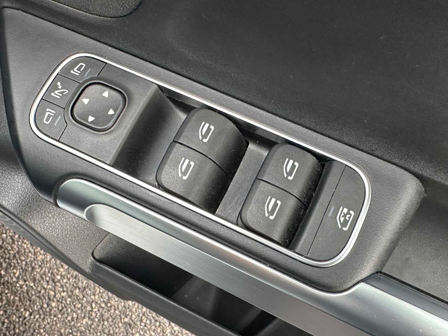 Used Mercedes-Benz EQB 2024 for sale - 76842885: Photo 24