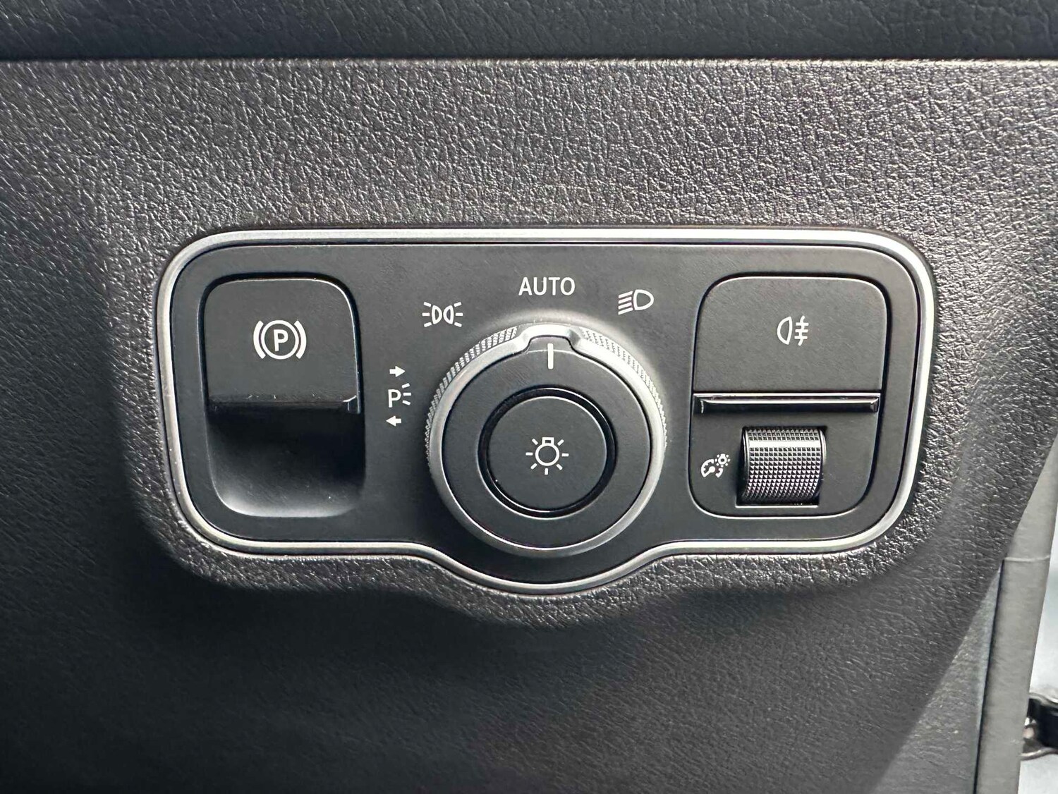 Used Mercedes-Benz EQB 2024 for sale - 76842885: Photo 26