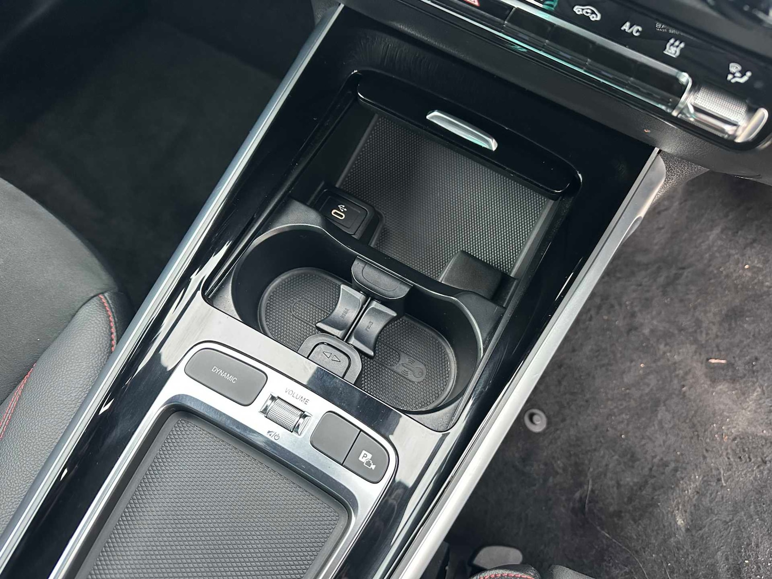 Used Mercedes-Benz EQB 2024 for sale - 76842885: Photo 32