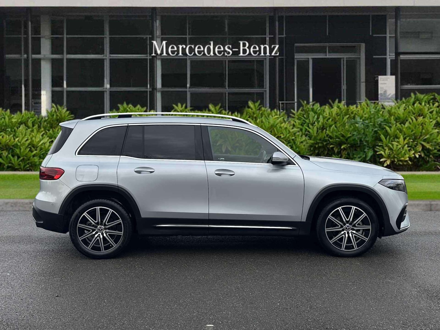 Used Mercedes-Benz EQB 2024 for sale - 76842885: Photo 4