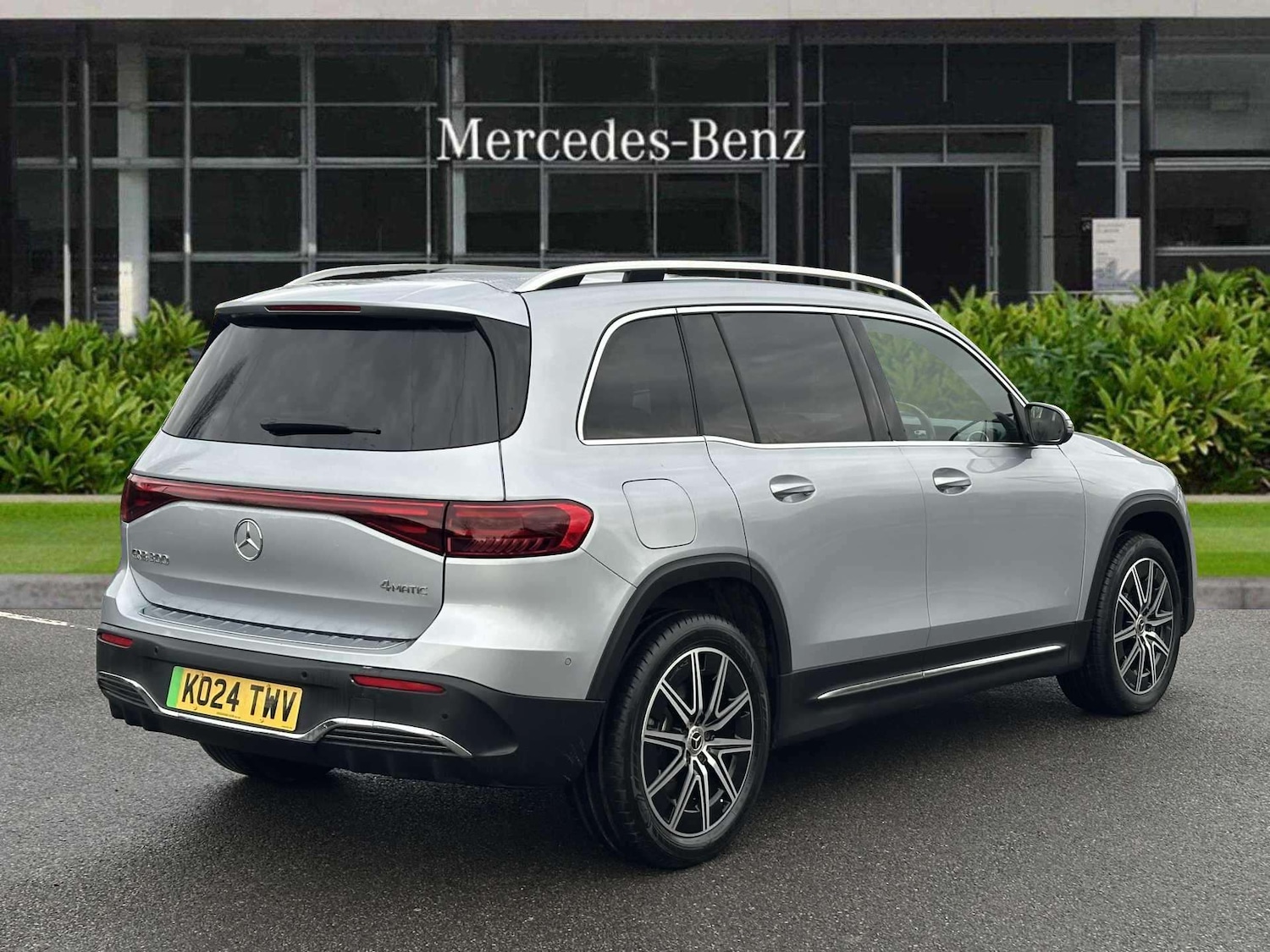 Used Mercedes-Benz EQB 2024 for sale - 76842885: Photo 8