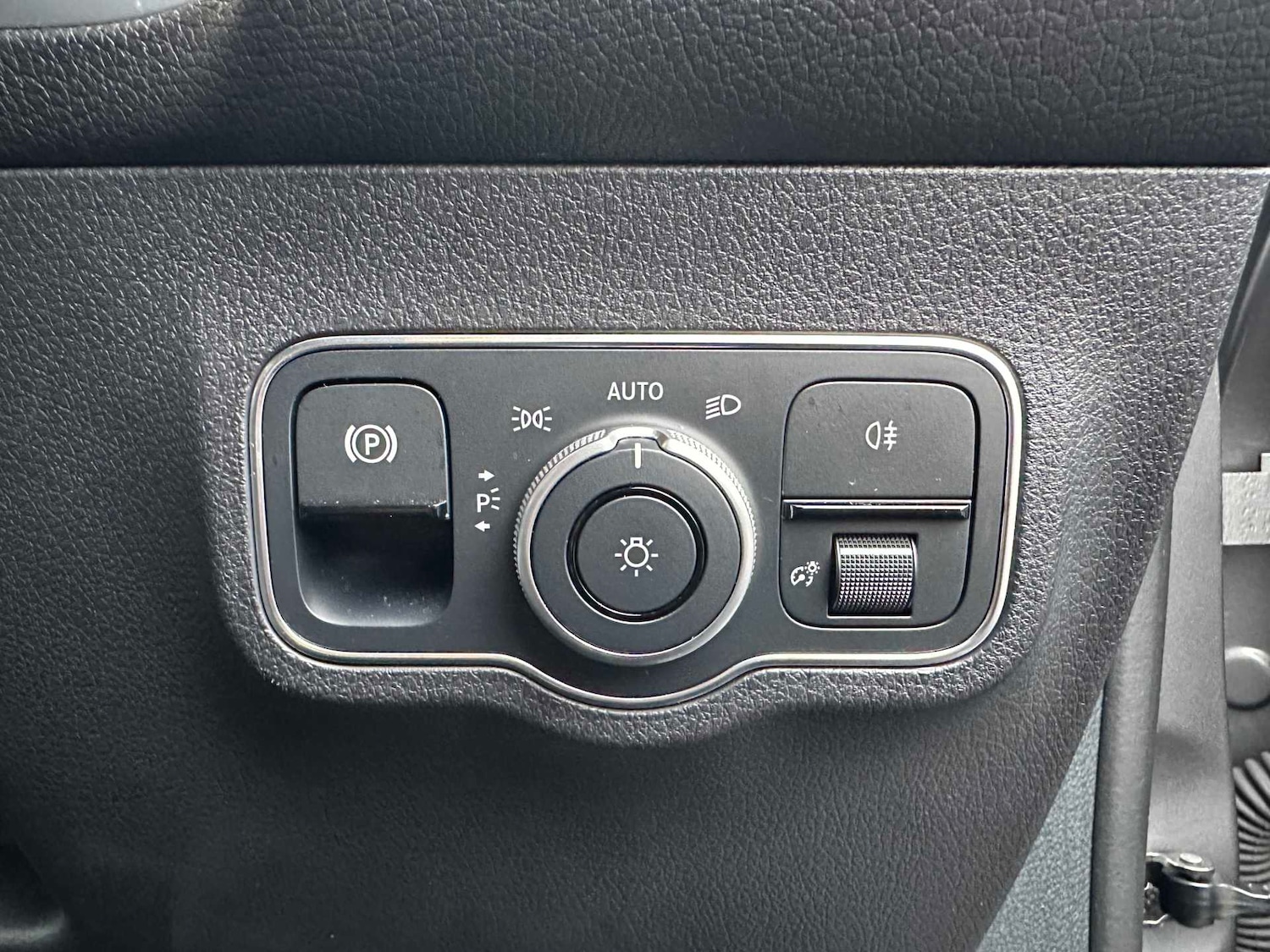 Used Mercedes-Benz GLB 2023 for sale - 77811075: Photo 25