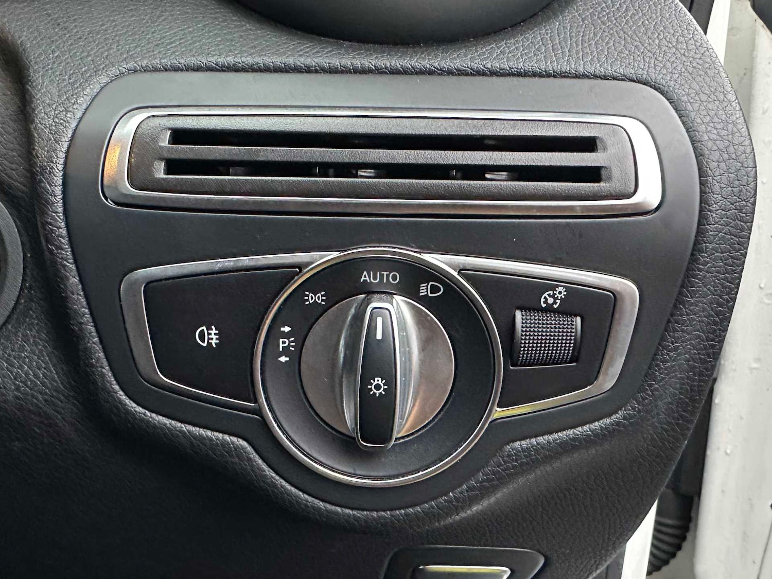 Used Mercedes-Benz C Class 2019 for sale - 77674705: Photo 26