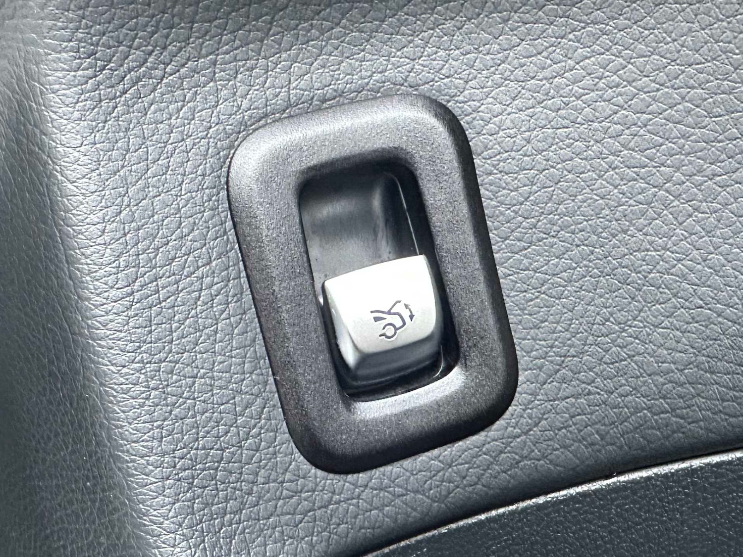 Used Mercedes-Benz EQC 2023 for sale - 77361478: Photo 25