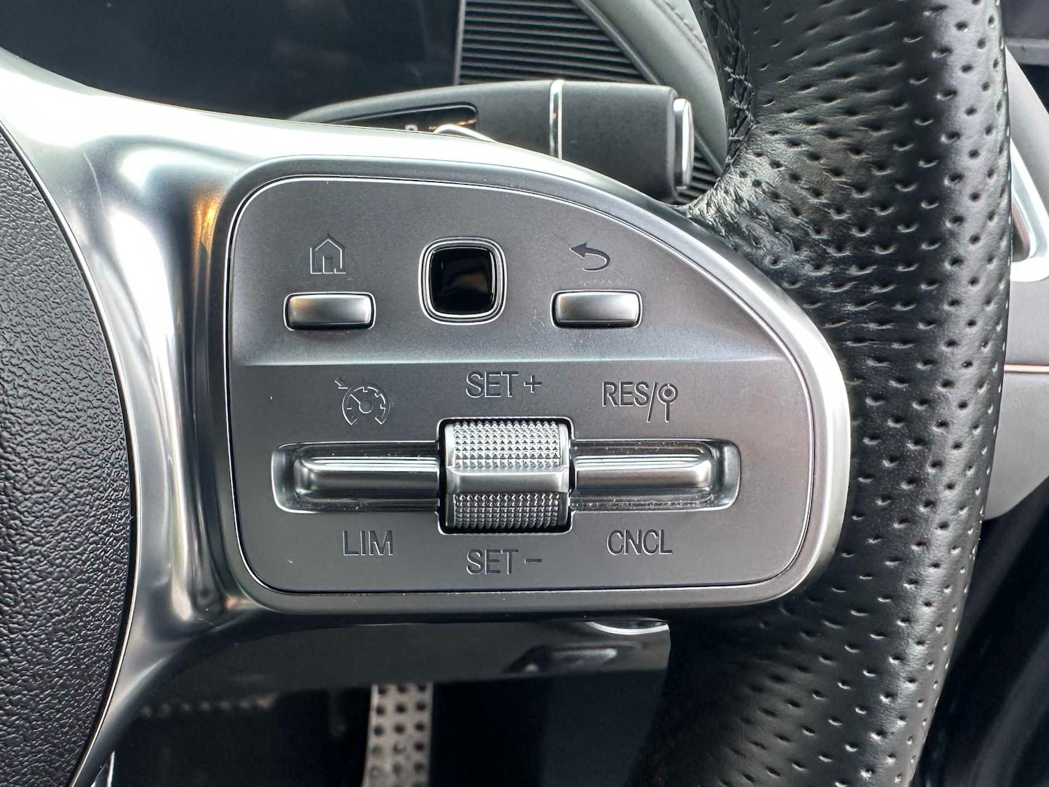 Used Mercedes-Benz EQC 2023 for sale - 77361478: Photo 28