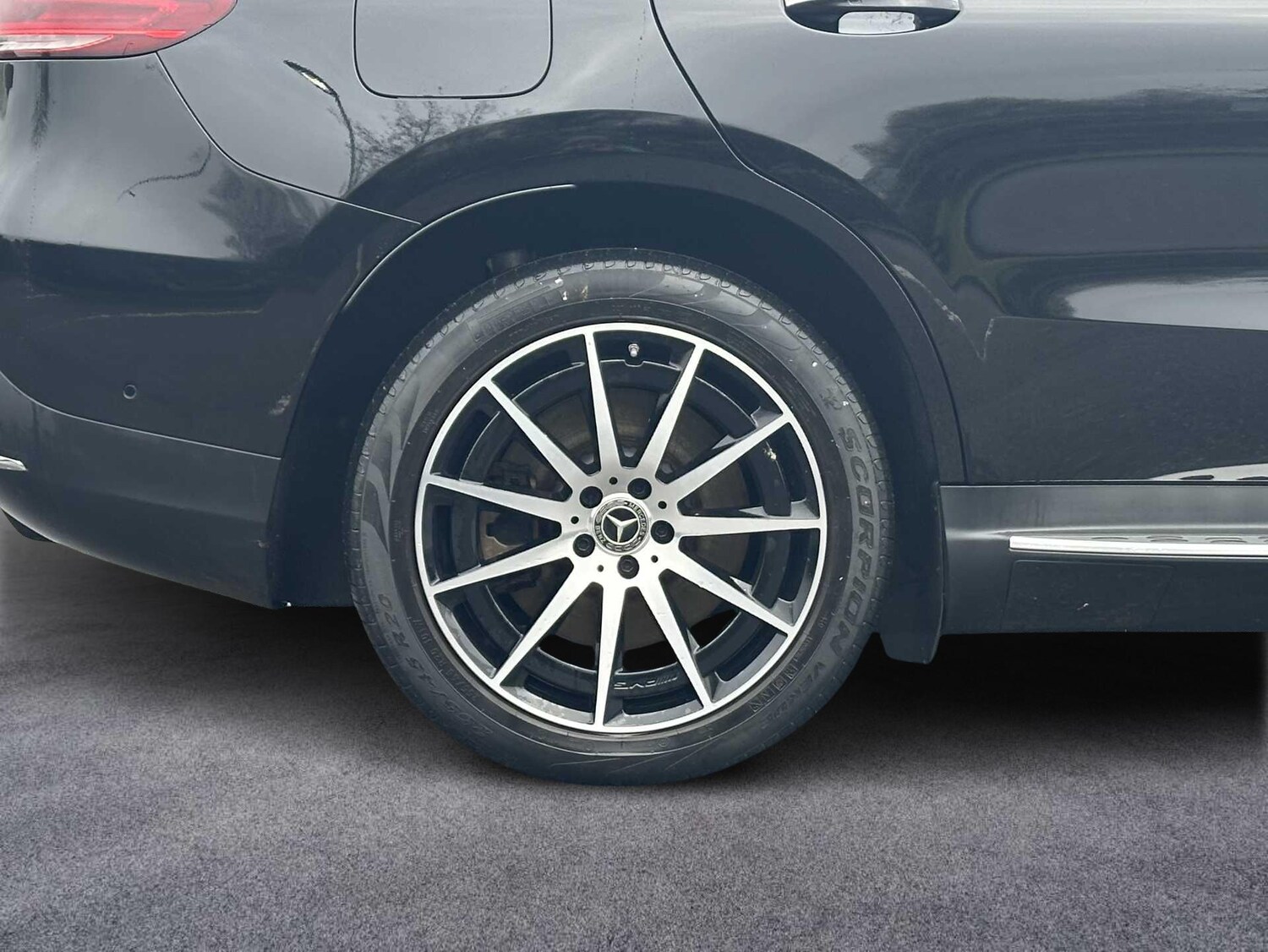 Used Mercedes-Benz EQC 2023 for sale - 77361478: Photo 5