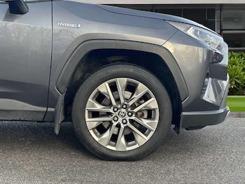 Used Toyota RAV4 2021 for sale - 77103147: Photo