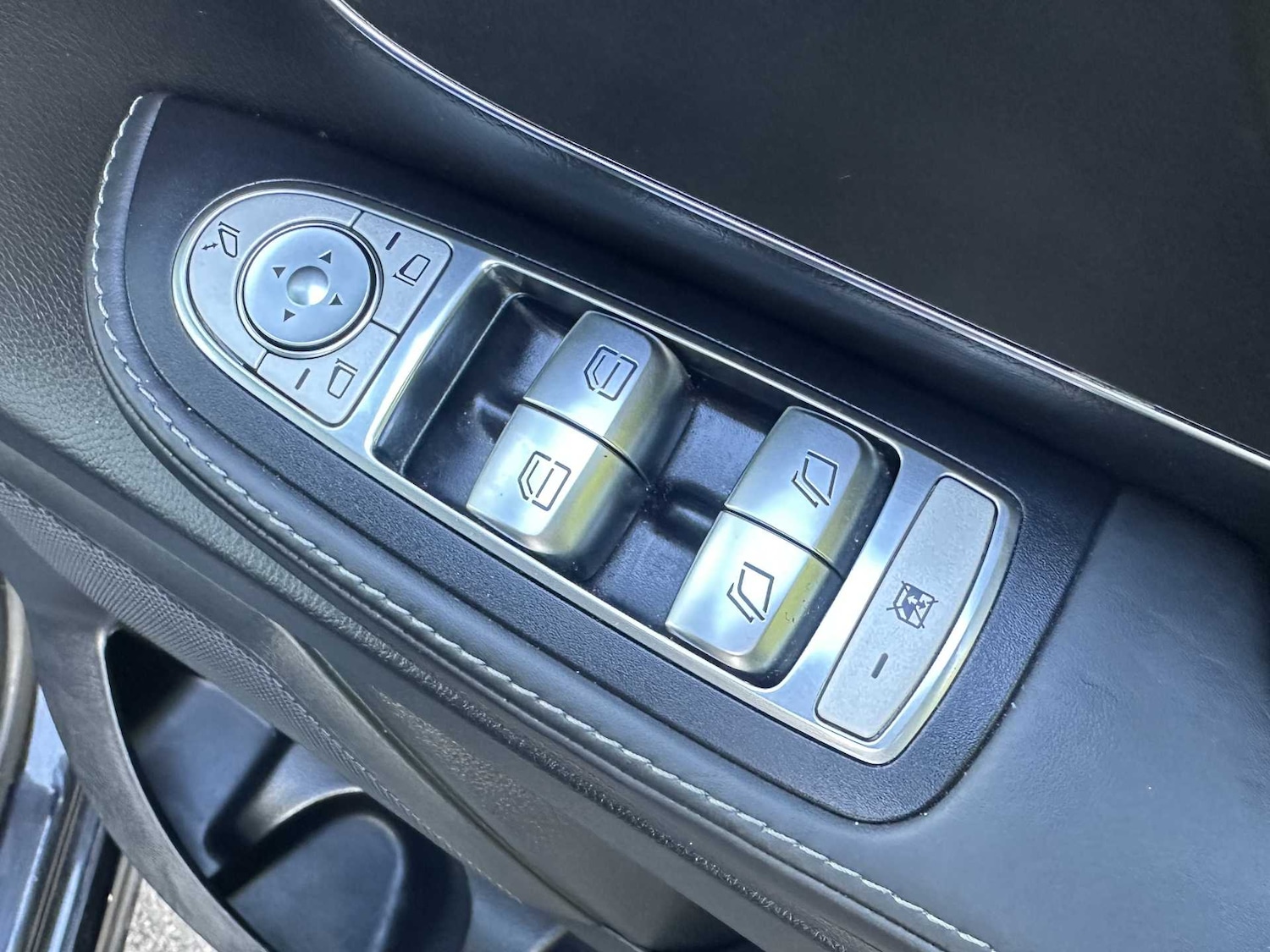 Used Mercedes-Benz V-Class for sale - 77661168: Photo 21