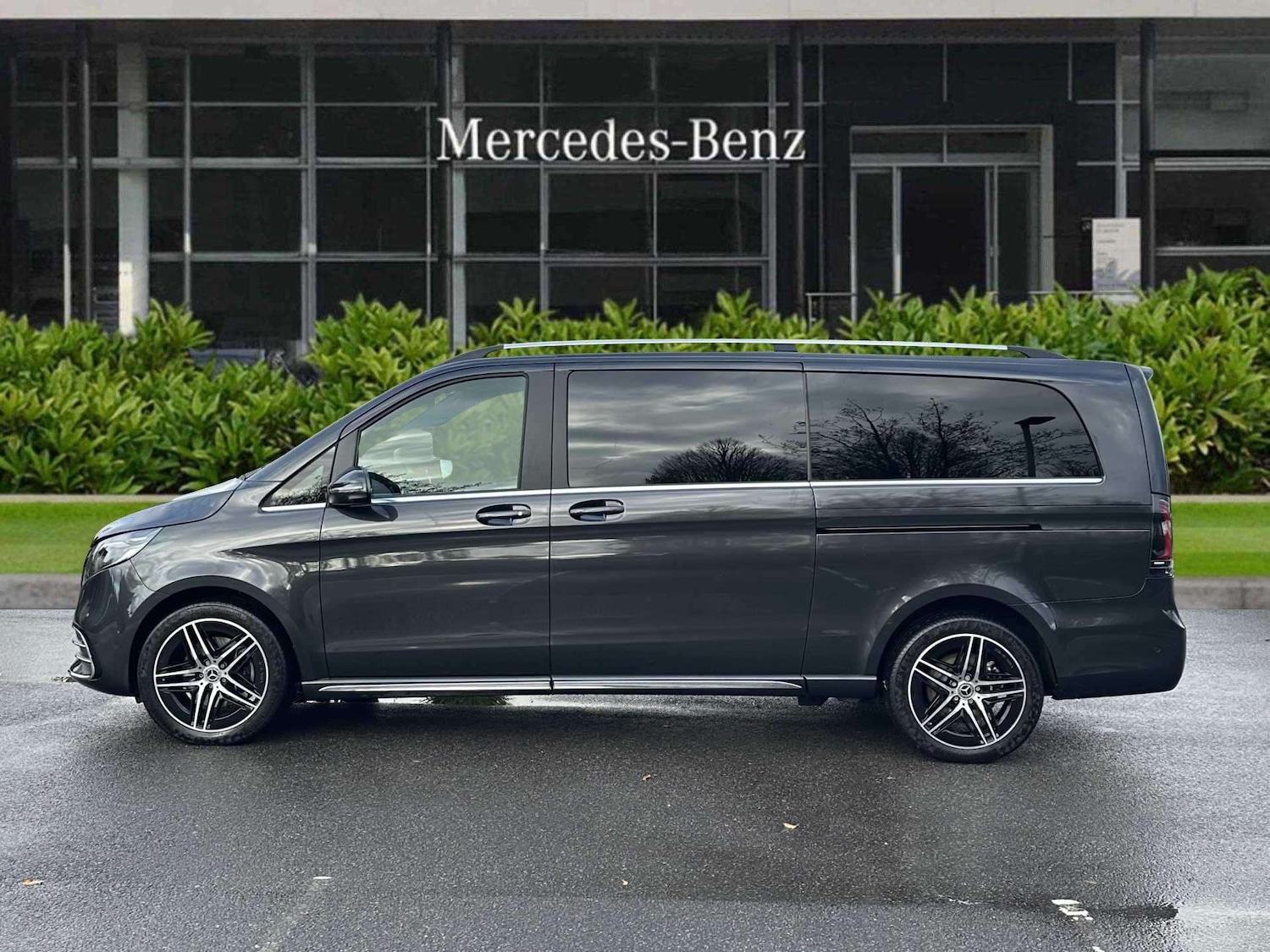 Used Mercedes-Benz V-Class 2025 for sale - 76610507: Photo 10