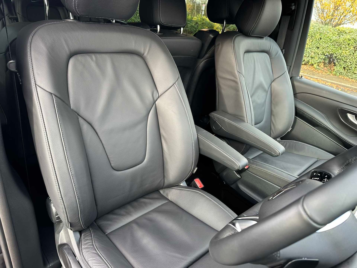 Used Mercedes-Benz V-Class 2025 for sale - 76610507: Photo 15