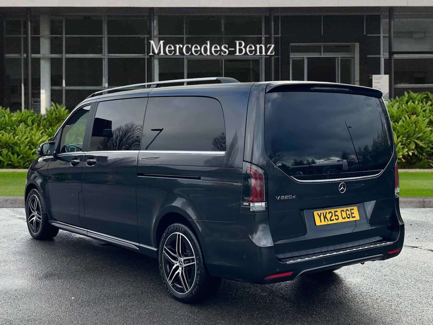 Used Mercedes-Benz V-Class 2025 for sale - 76610507: Photo 2