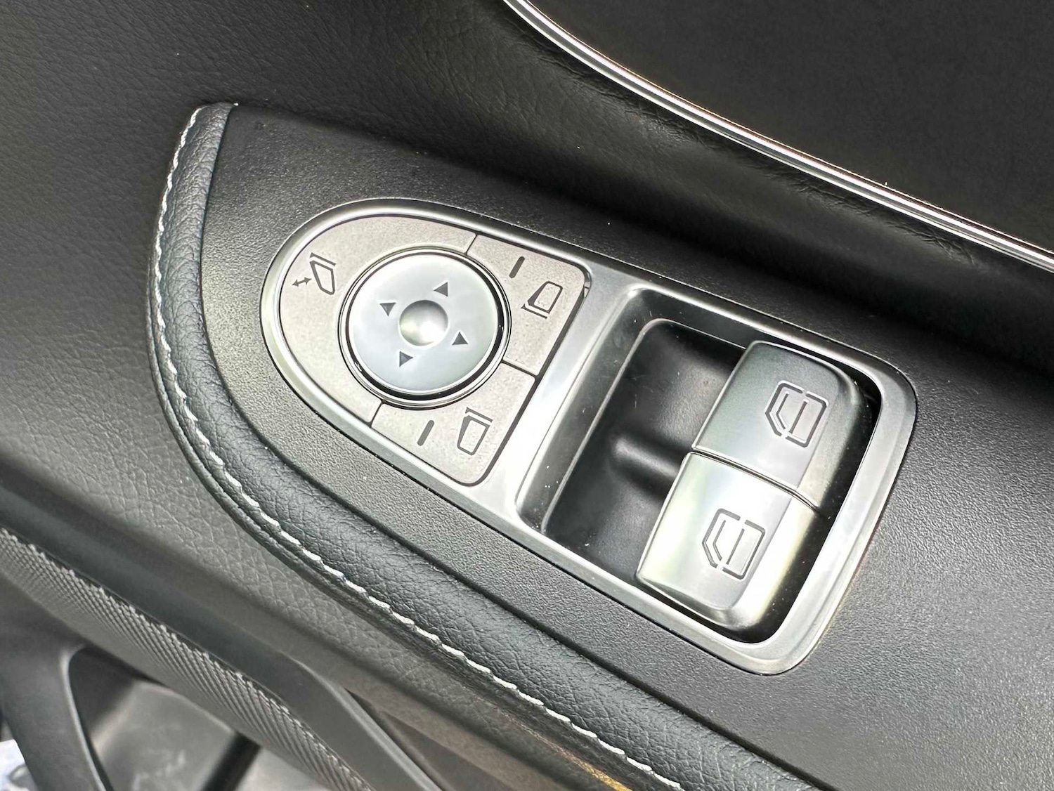 Used Mercedes-Benz V-Class 2025 for sale - 76610507: Photo 25