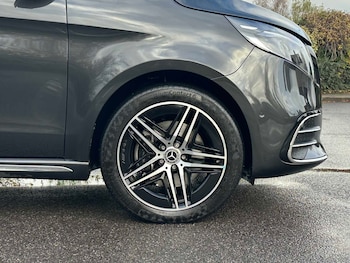 Used Mercedes-Benz V-Class 2025 for sale - 76610507: Photo