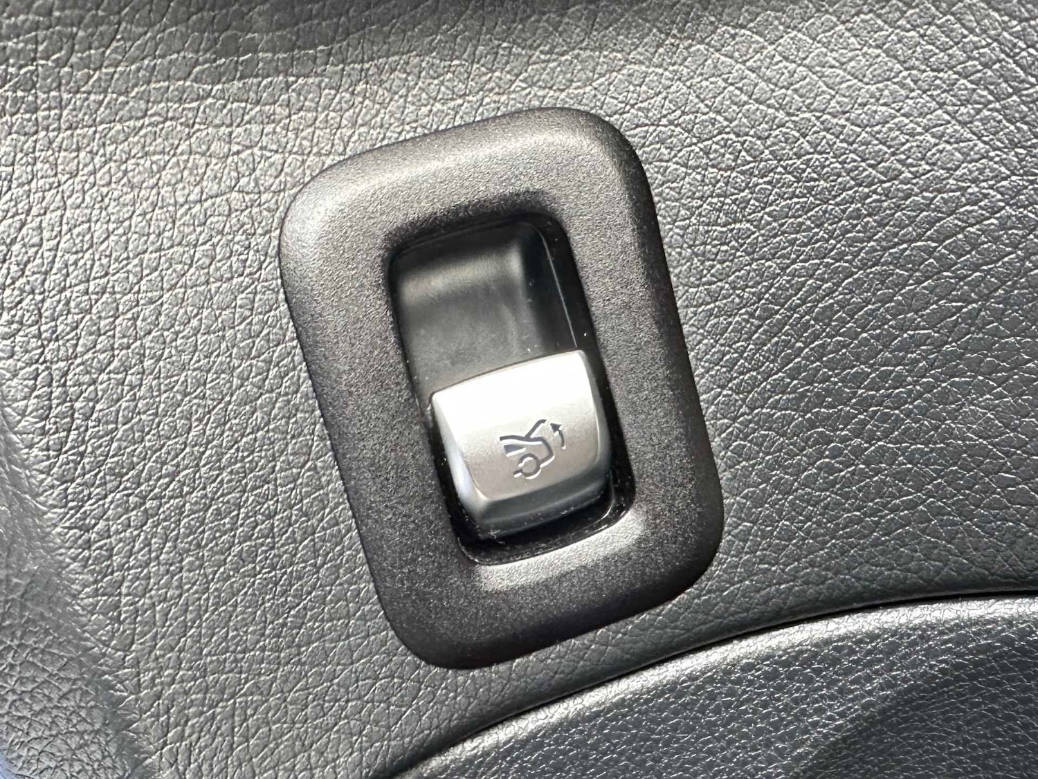 Used Mercedes-Benz C Class 2020 for sale - 77308393: Photo 24