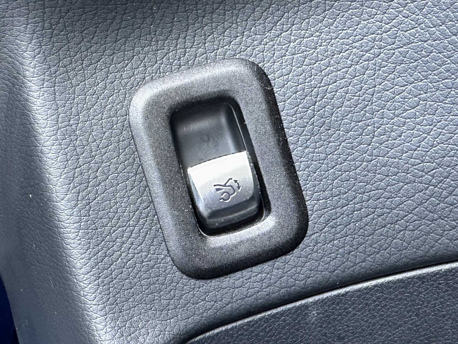 Used Mercedes-Benz GLC 2020 for sale - 76298309: Photo 25