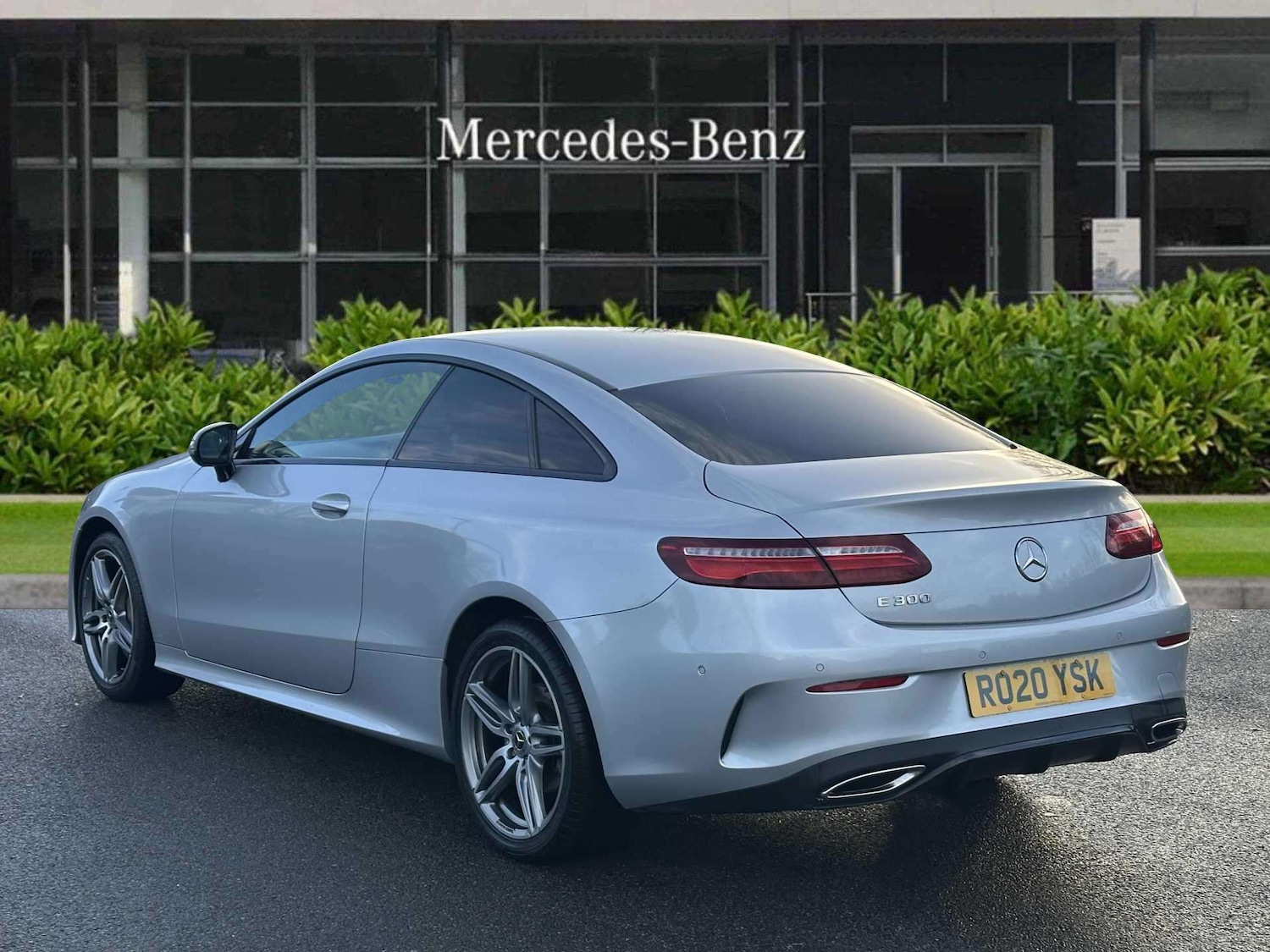 Used Mercedes-Benz E Class 2020 for sale - 76624632: Photo 2