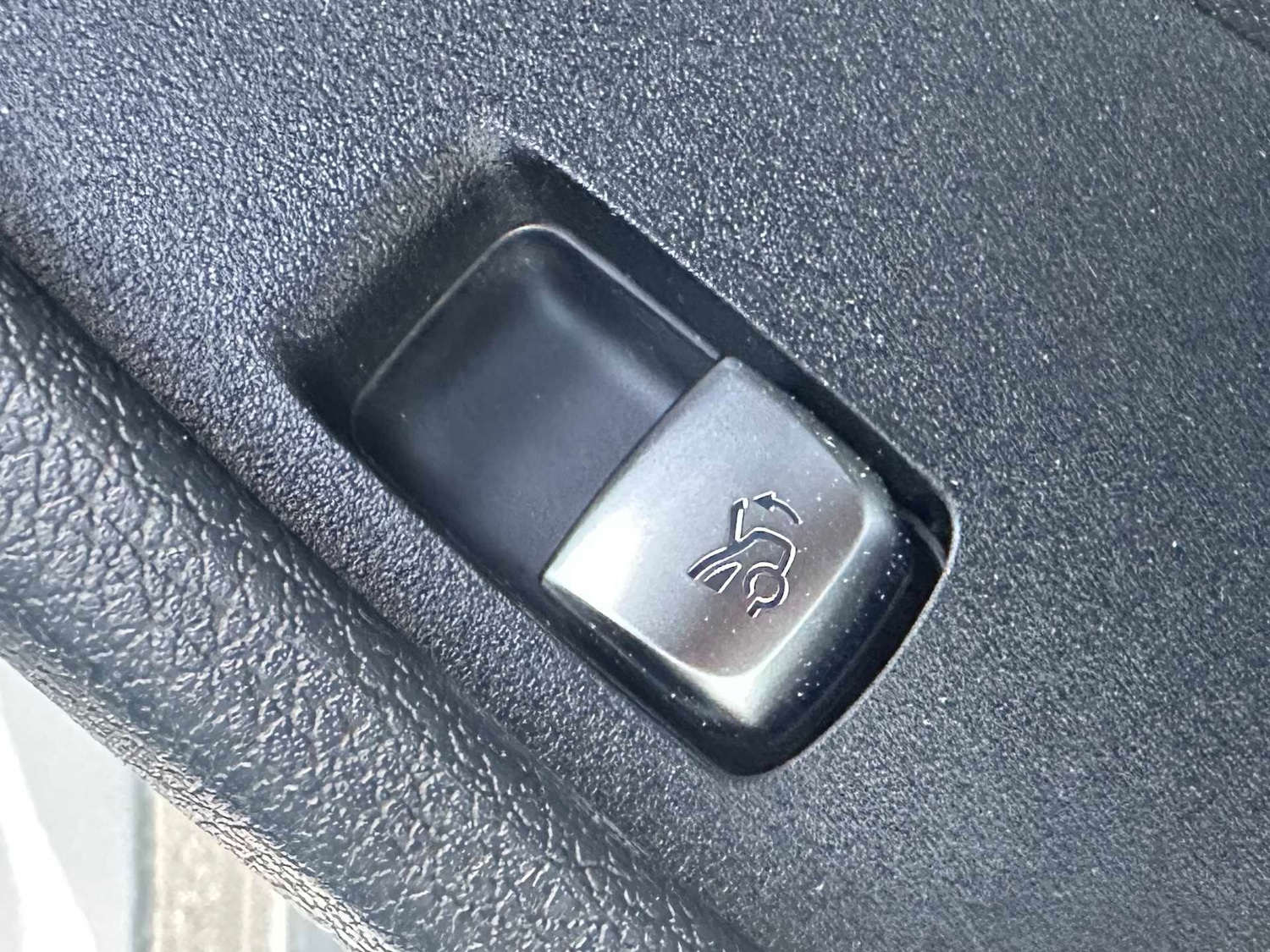 Used Mercedes-Benz E Class 2020 for sale - 76624632: Photo 24