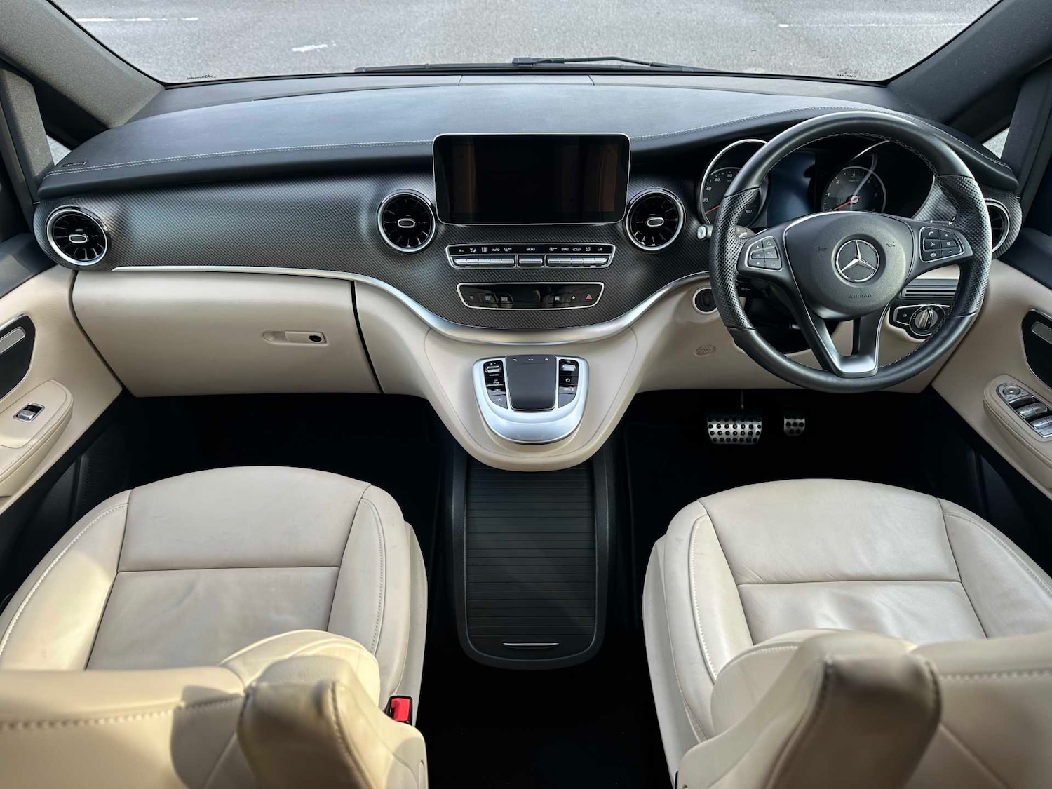 Used Mercedes-Benz V-Class 2024 for sale - 77076652: Photo 18