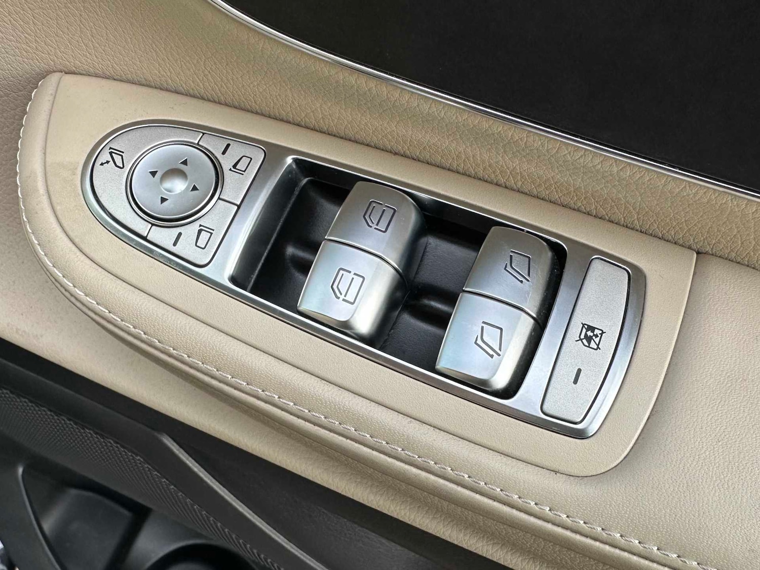 Used Mercedes-Benz V-Class 2024 for sale - 77076652: Photo 25