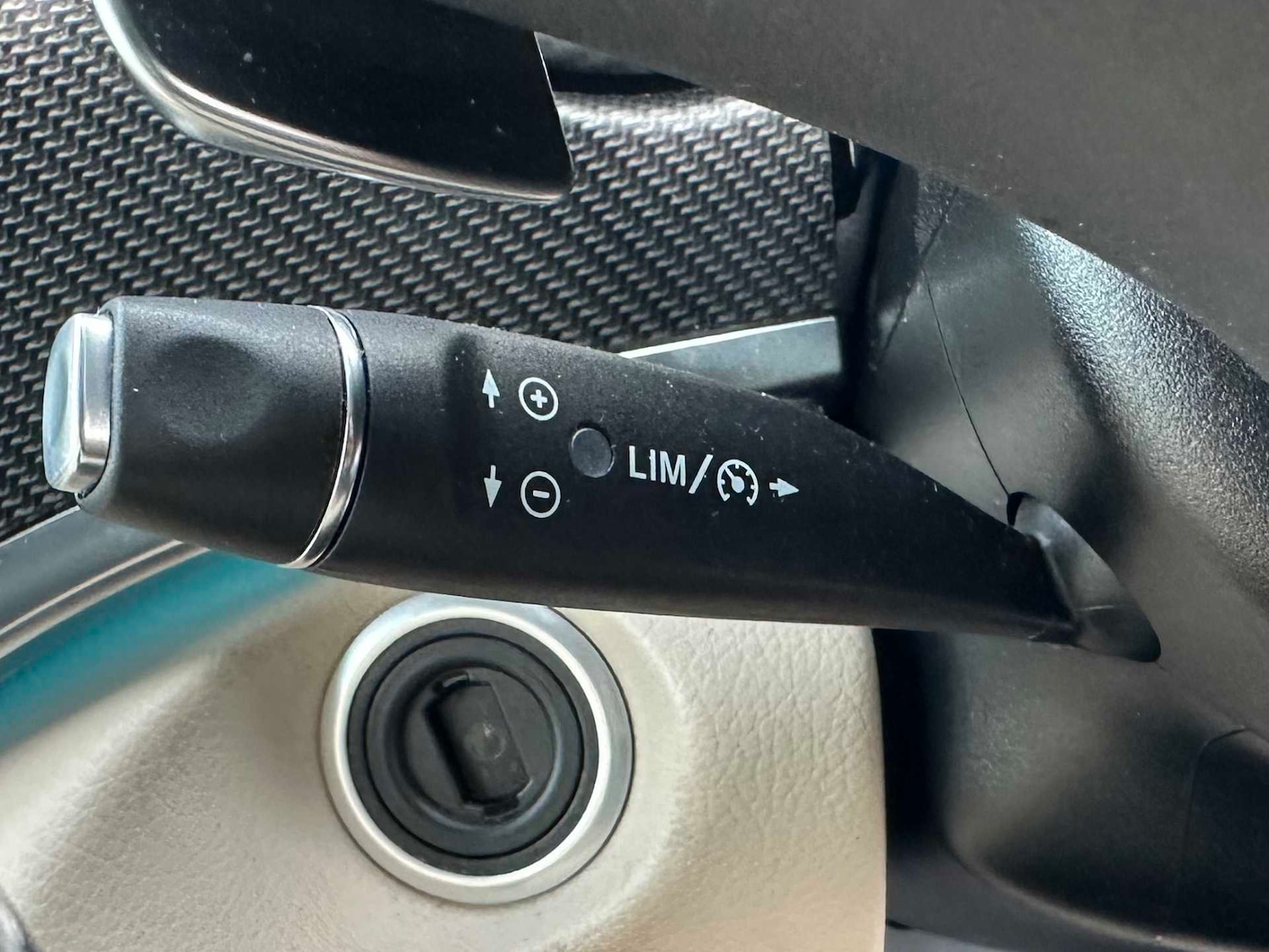 Used Mercedes-Benz V-Class 2024 for sale - 77076652: Photo 30