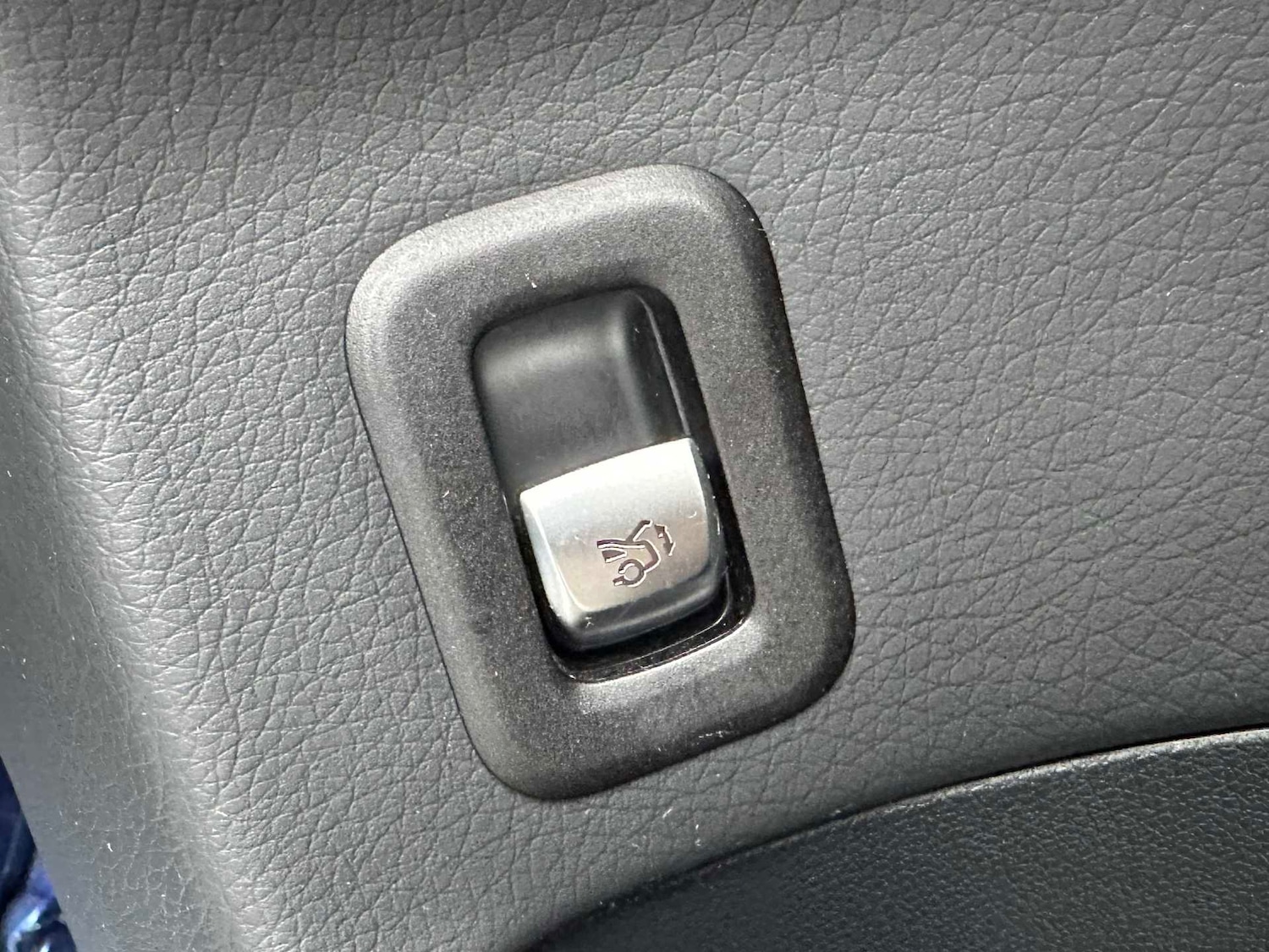 Used Mercedes-Benz EQC 2023 for sale - 77514452: Photo 25