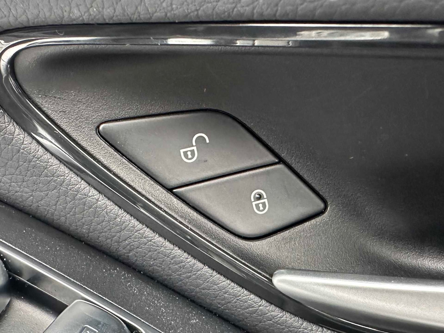 Used Mercedes-Benz GLC 2021 for sale - 76842840: Photo 23