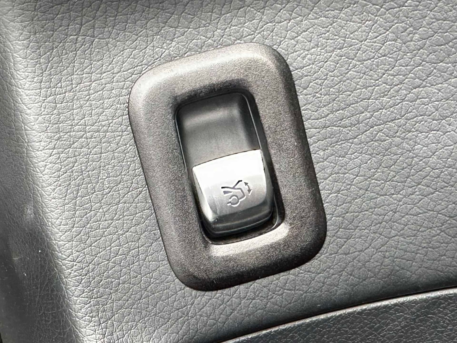 Used Mercedes-Benz GLC 2021 for sale - 76842840: Photo 25